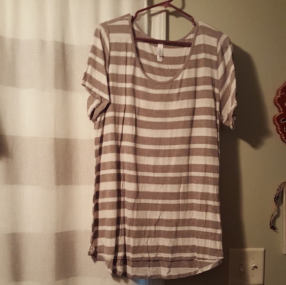 Lularoe shirt - Picture 1 of 3